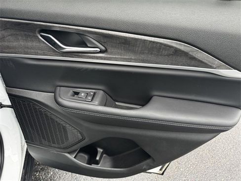 Certified 2024 Jeep Grand Cherokee Limited image 16