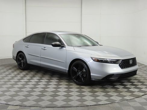 Used 2023 Honda Accord Sport image 3