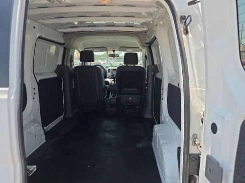 Used 2017 Nissan NV200 SV w/ Technology Package FWD image 18