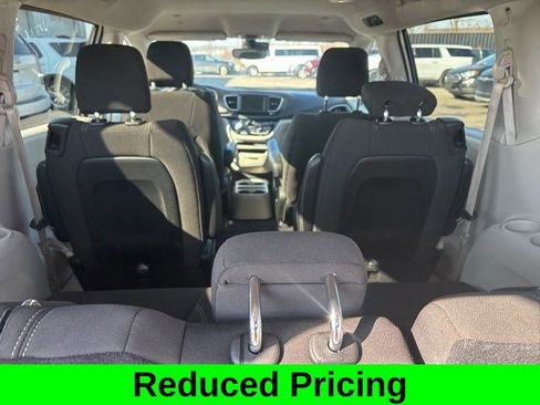 Used 2023 Chrysler Voyager LX FWD image 32