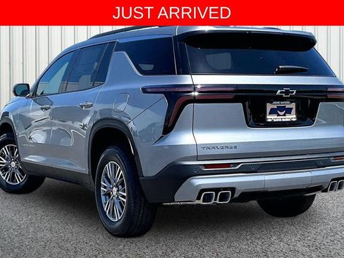New 2026 Chevrolet Traverse LT w/ Driver Confidence Package FWD image 7