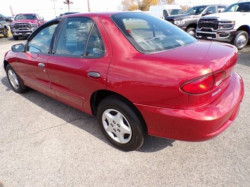 Used 2001 Chevrolet Cavalier Sedan w/ Preferred Equipment Group 1 image 3