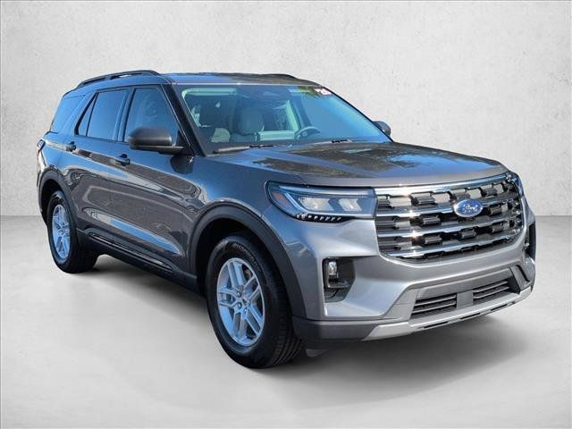 Used 2026 Ford Explorer Active w/ Active Comfort Package RWD image 4