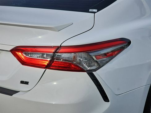 Used 2019 Toyota Camry SE w/ Carpet Mat Package image 35