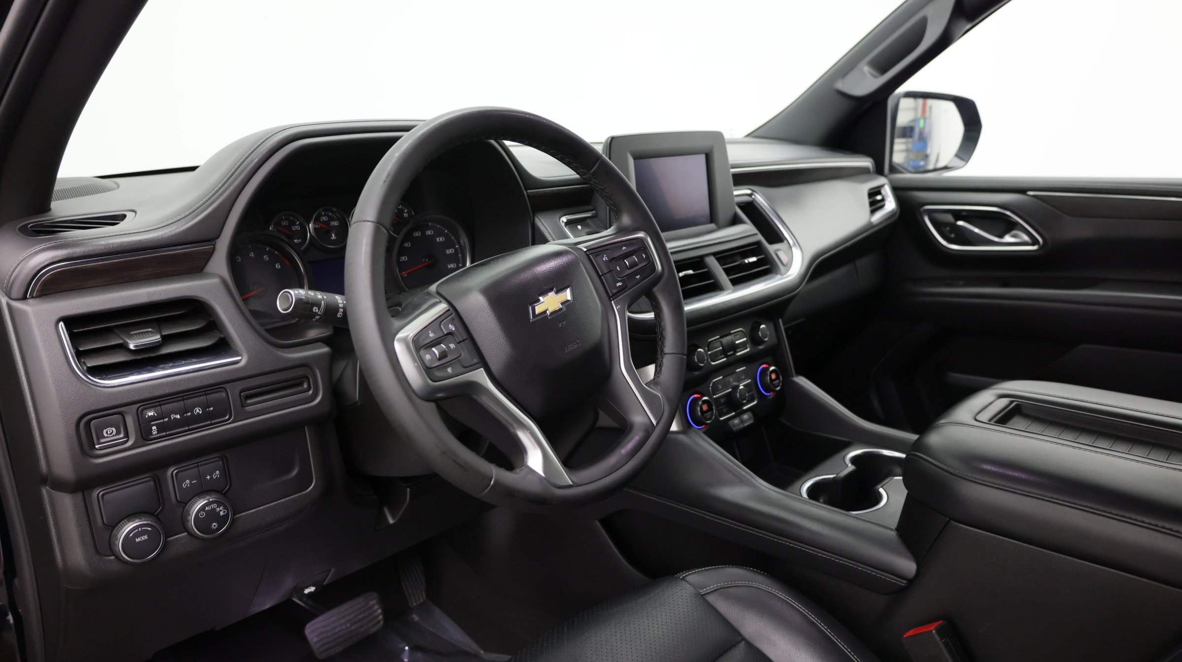 Used 2023 Chevrolet Suburban LS w/ Driver Alert Package RWD image 11