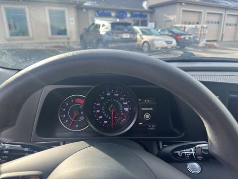 Certified 2023 Hyundai Elantra SEL image 9