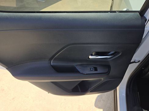 Certified 2025 Nissan Kicks SR FWD image 14