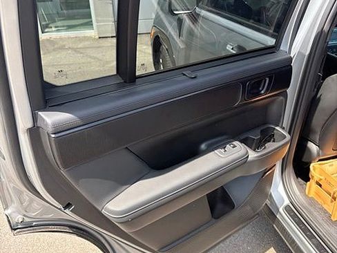 Used 2024 Hyundai Santa Fe Calligraphy AWD/4WD image 8