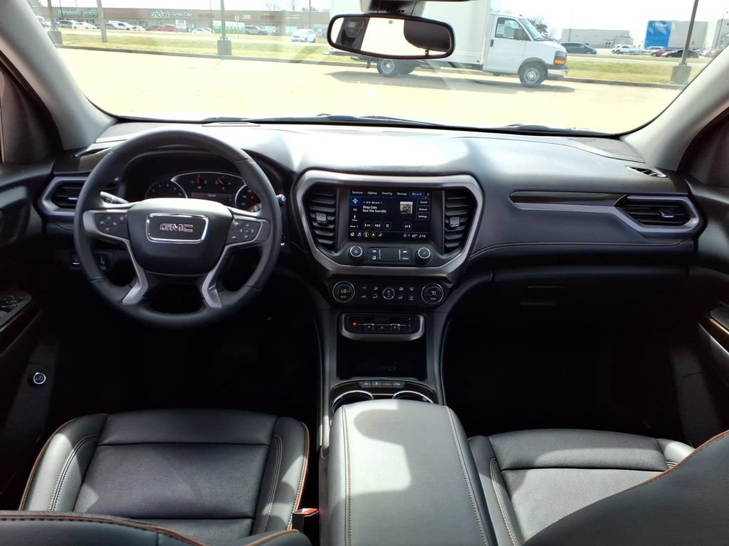 Used 2023 GMC Acadia AT4 AWD/4WD image 4