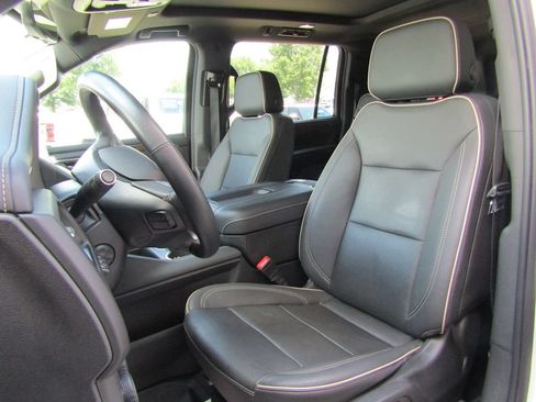 Used 2023 Chevrolet Suburban Premier w/ Texas Edition AWD/4WD image 29