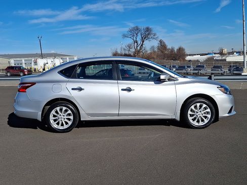 Used 2019 Nissan Sentra SV image 7