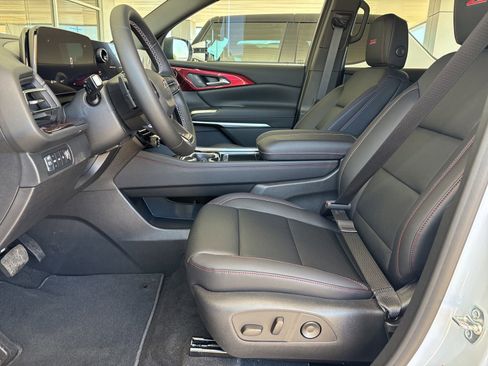 New 2026 Chevrolet Traverse Z71 w/ Driver Confidence Package AWD/4WD image 15