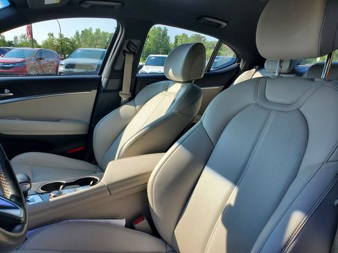 Used 2024 Genesis G70 2.5T AWD/4WD image 11
