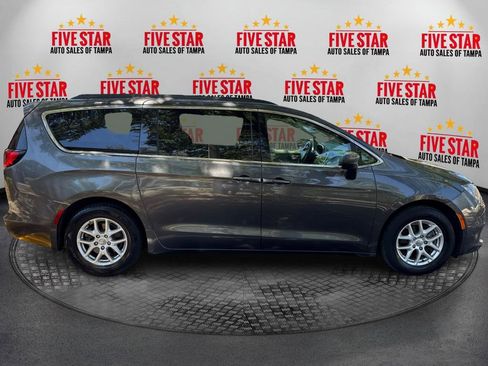 Used 2020 Chrysler Voyager Lxi image 8
