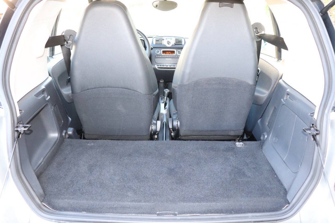 Used 2013 smart fortwo pure RWD image 30