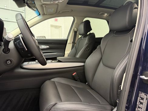Used 2024 Genesis GV70 2.5T w/ Select Package AWD/4WD image 4