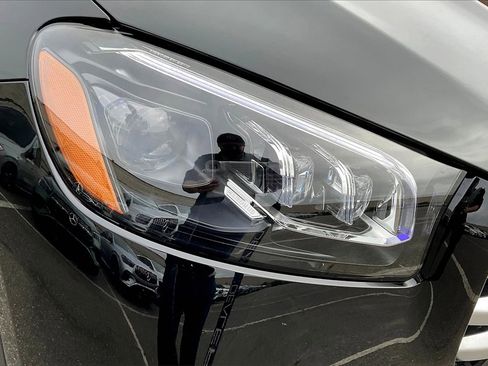Used 2025 Mercedes-Benz GLS 450 4MATIC image 24