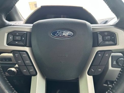 Used 2019 Ford F150 Lariat w/ Equipment Group 502A Luxury AWD/4WD image 21