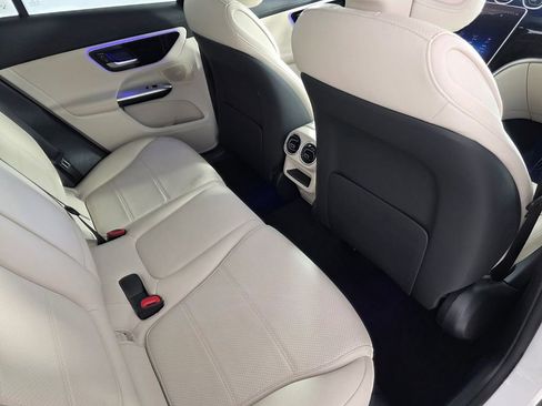 Used 2024 Mercedes-Benz GLC 300 image 26