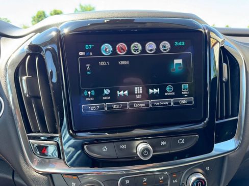 Used 2019 Chevrolet Traverse Premier w/ Driver Confidence II Package FWD image 26