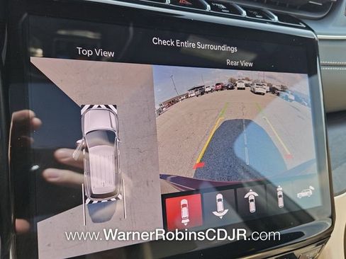 New 2025 Jeep Grand Cherokee Limited w/ Luxury Tech Group II image 22