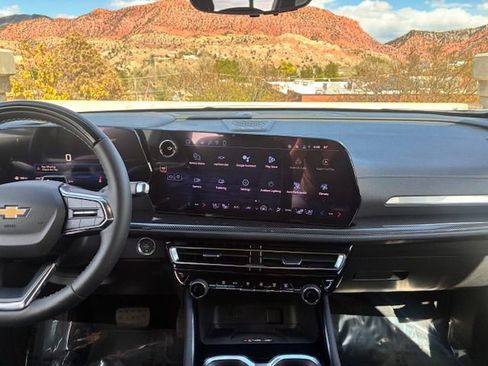 New 2026 Chevrolet Traverse High Country AWD/4WD image 14