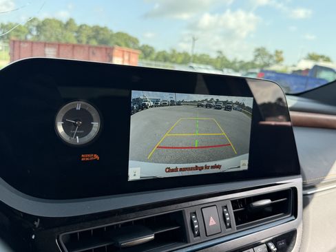 Used 2025 Lexus ES 350 w/ Premium Package FWD image 24