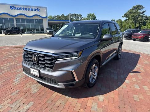Certified 2025 Honda Pilot EX-L image 32