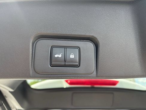 Used 2026 Nissan Rogue SV FWD image 21