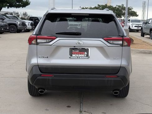 Used 2025 Toyota RAV4 XLE FWD image 7