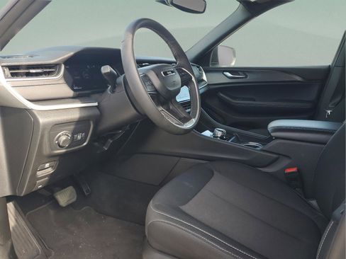 Certified 2025 Jeep Grand Cherokee L Laredo w/ Luxury Tech Group I image 15