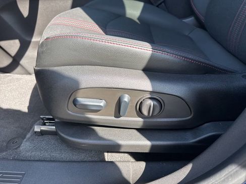 Used 2023 Chevrolet Equinox RS image 10