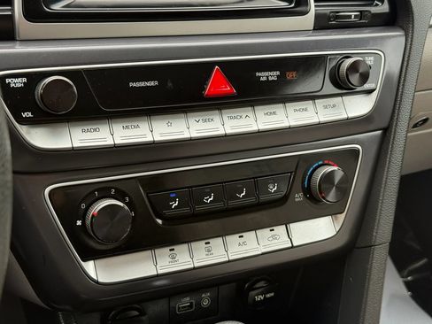 Used 2018 Hyundai Sonata SE FWD image 29
