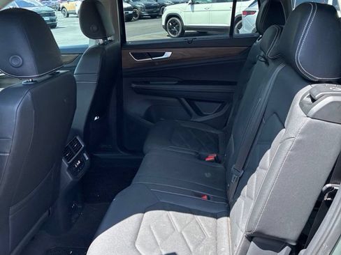 Used 2026 Volkswagen Atlas SE AWD/4WD image 10