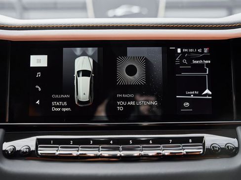Used 2025 Rolls-Royce Cullinan AWD/4WD image 85
