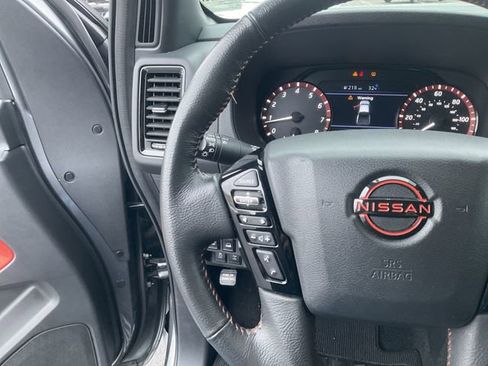 Used 2024 Nissan Frontier PRO-4X image 19