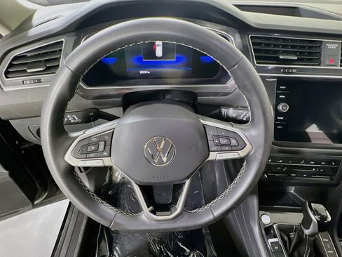 Used 2023 Volkswagen Tiguan SE FWD image 11