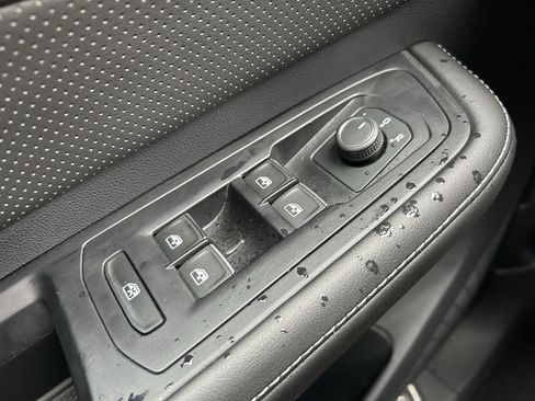 Certified 2025 Volkswagen Atlas Cross Sport SEL R-Line image 20