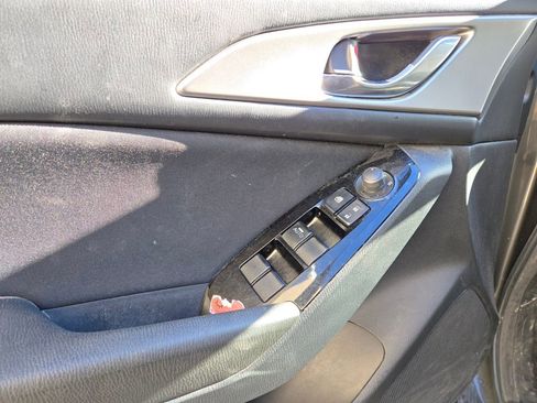 Used 2018 MAZDA MAZDA3 Sport image 8