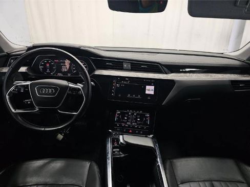 Used 2021 Audi e-tron Premium w/ Convenience Plus Package image 6
