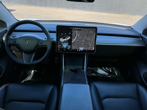 Used 2020 Tesla Model 3 Standard Range Plus image 13