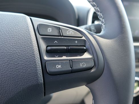 Used 2026 Hyundai Venue SEL FWD image 15