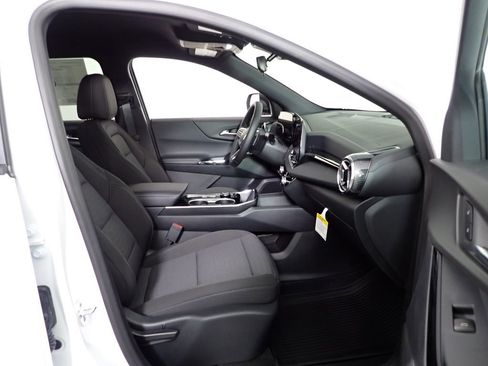 New 2026 Chevrolet Equinox LT FWD image 33