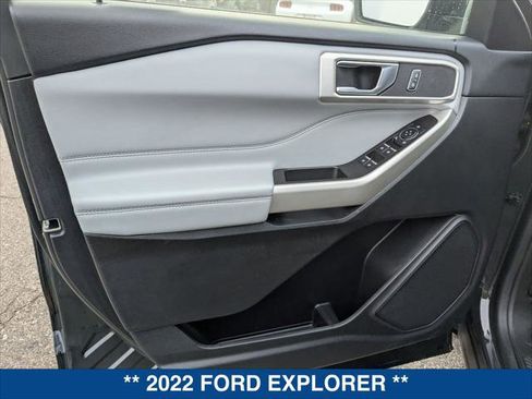 Certified 2022 Ford Explorer XLT w/ Equipment Group 202A image 10