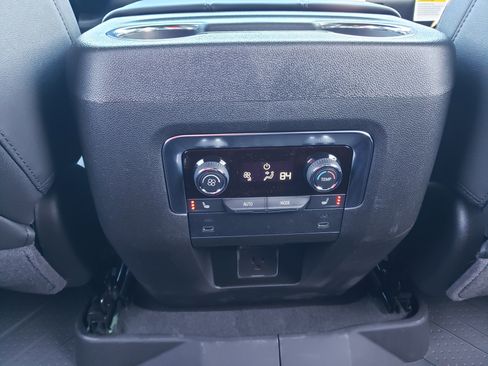 New 2026 Chevrolet Suburban LT w/ Comfort Package image 36