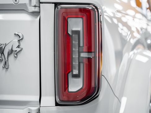 Used 2025 Ford Bronco Outer Banks image 7