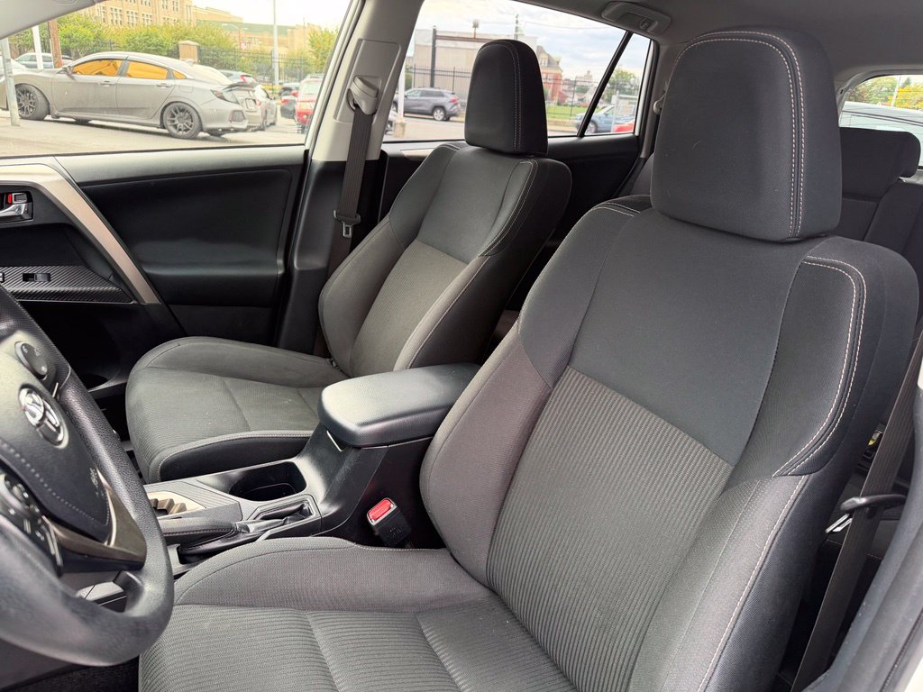 Used 2015 Toyota RAV4 XLE AWD/4WD image 15
