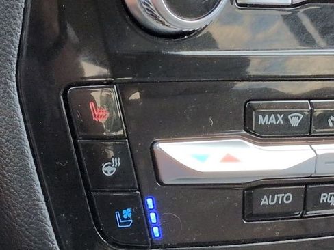 Used 2022 Ford Explorer Limited w/ Equipment Group 301A RWD image 22