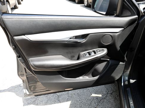 Used 2019 INFINITI QX50 Pure image 17