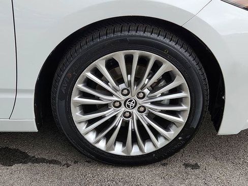 Certified 2022 Toyota Avalon Limited w/ Advanced Safety Package FWD image 8